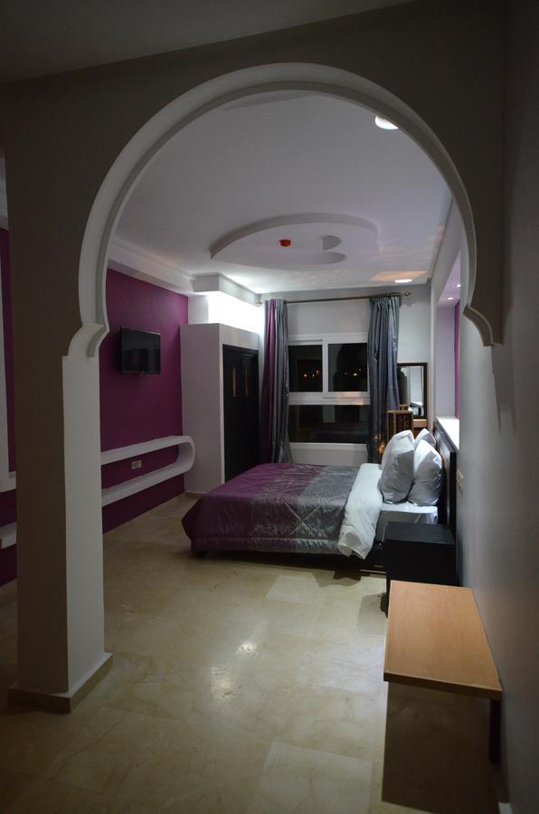 Hotel-Cafe-Restaurant Pyramides, เตซา ภายนอก รูปภาพ