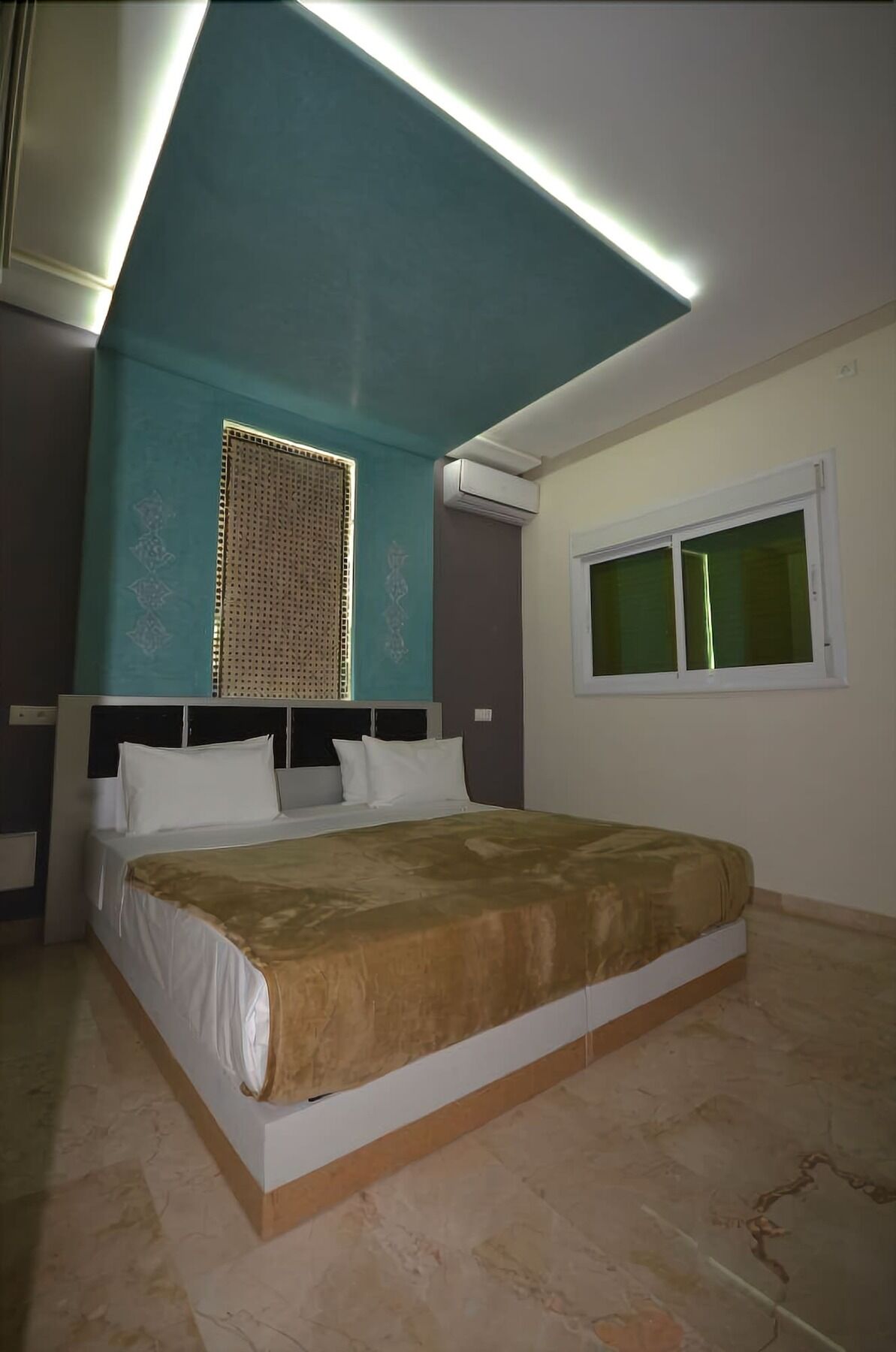 Hotel-Cafe-Restaurant Pyramides, เตซา ภายนอก รูปภาพ